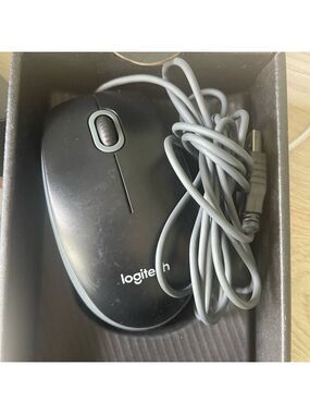 Logitech M-U0026 Black/Gray USB Wired 3-Buttons Scroll Wheel Optical Mouse